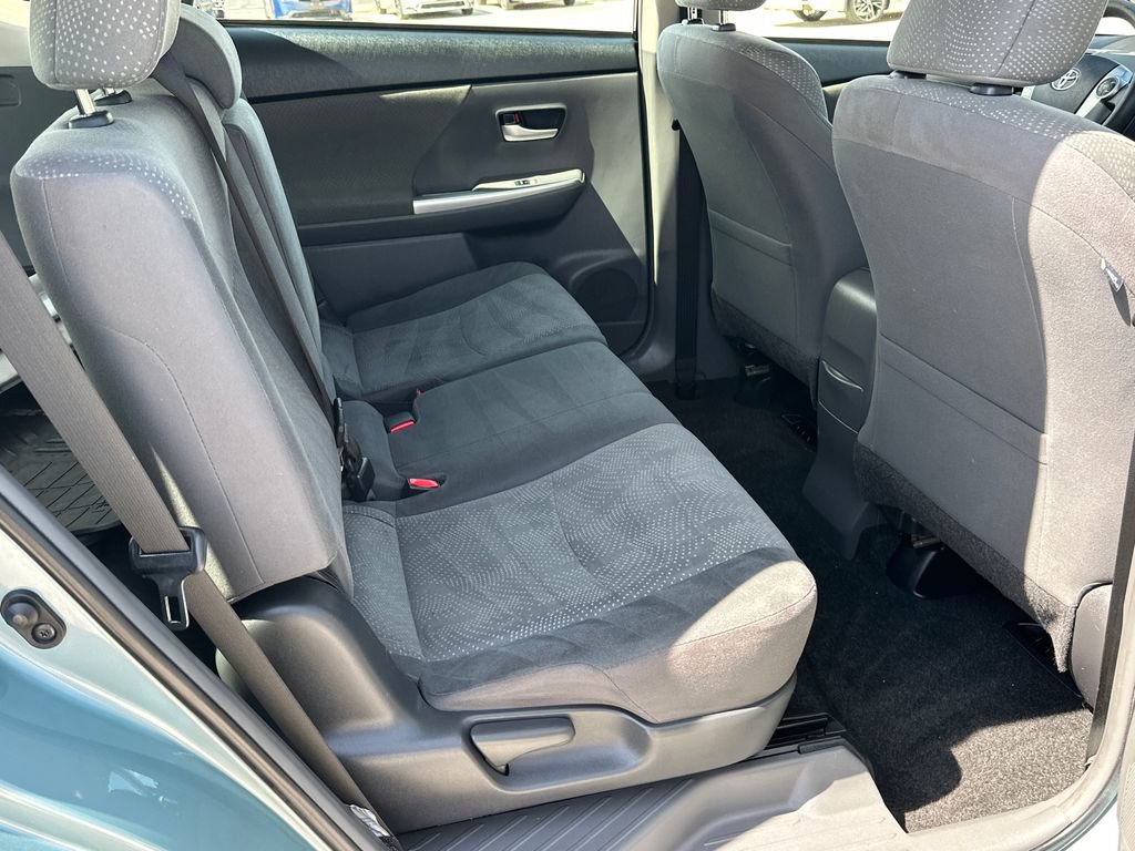 Used 2014 Toyota Prius V Three image 9