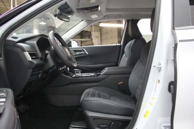 New 2026 Mitsubishi Outlander Trail Edition image 6