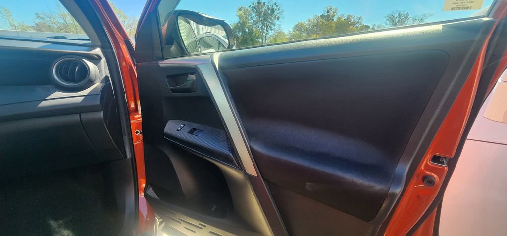 Used 2015 Toyota RAV4 LE image 20