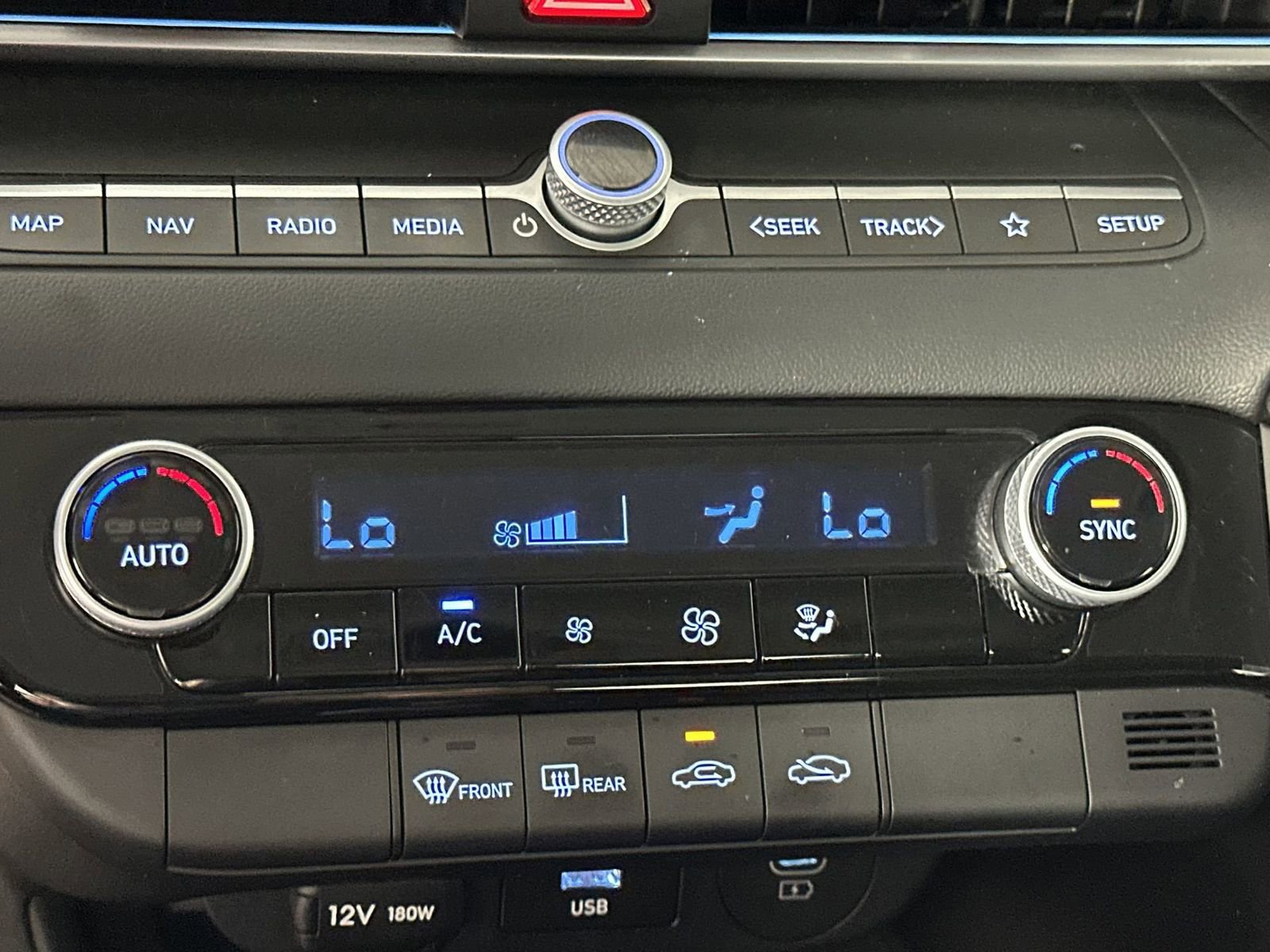 Used 2024 Hyundai Elantra SEL FWD image 19