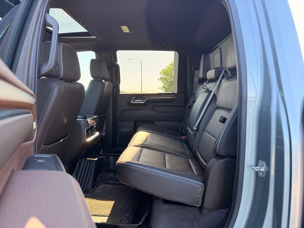 Used 2024 GMC Sierra 3500 Denali w/ Denali Reserve Package AWD/4WD image 32