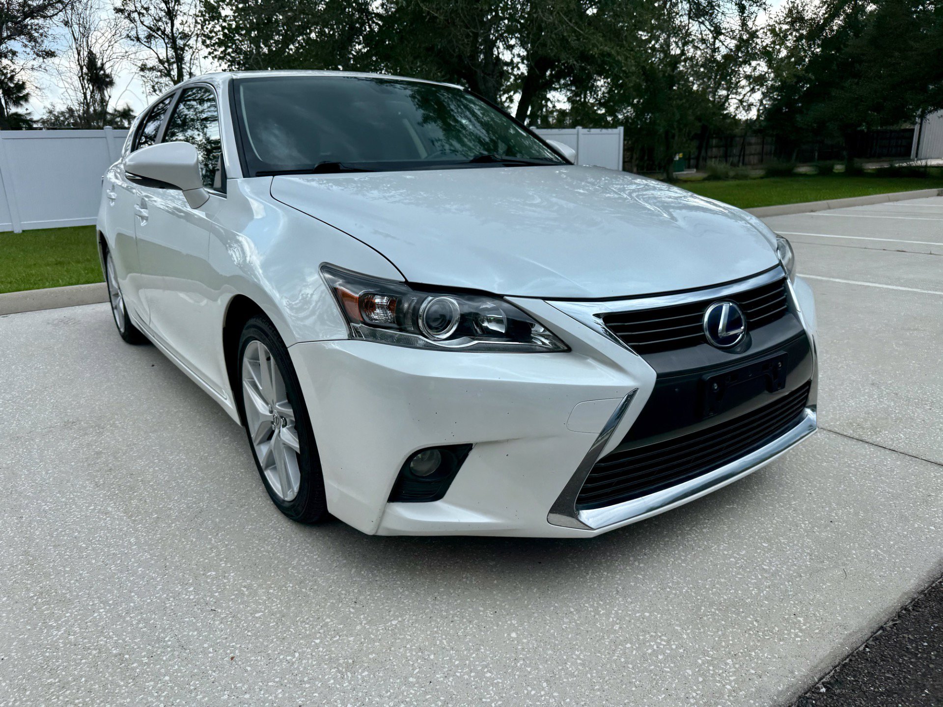 Used 2016 Lexus CT 200h image 1
