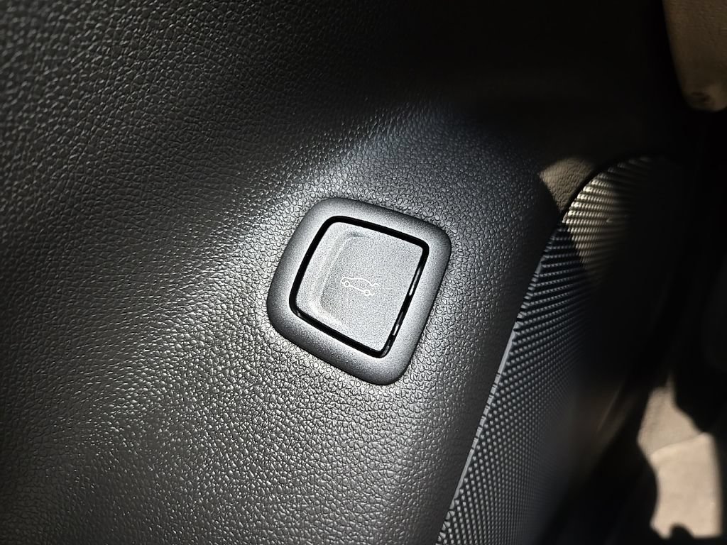 Used 2023 Cadillac CT5 Luxury w/ Sun And Sound Package AWD/4WD image 24