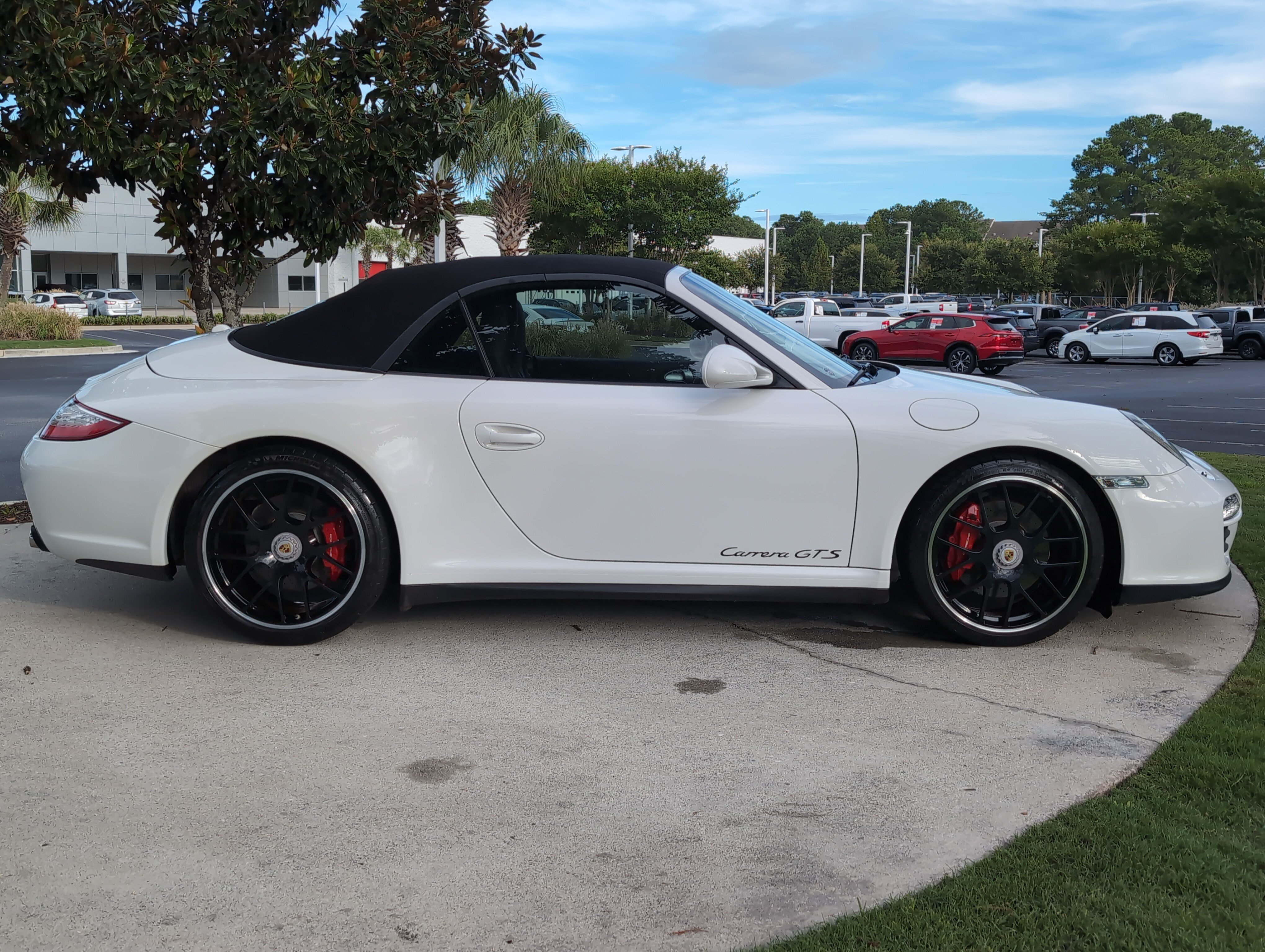 Used 2011 Porsche 911 Carrera GTS RWD image 11