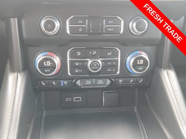 Used 2024 GMC Yukon AT4 w/ Technology Package AWD/4WD image 17