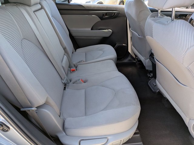 Used 2023 Toyota Highlander LE image 21