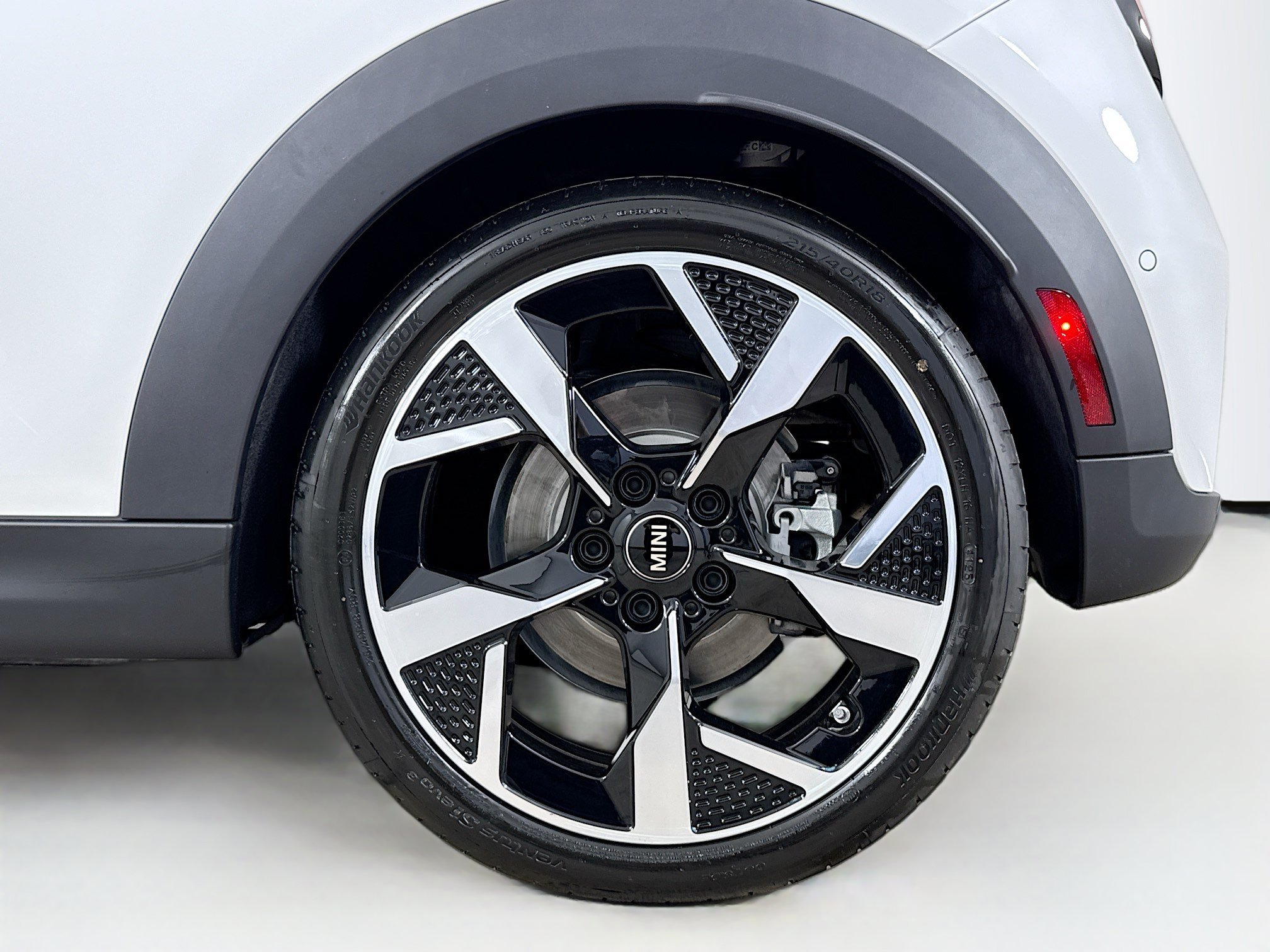 Used 2026 MINI Cooper 2-Door Hardtop FWD image 32