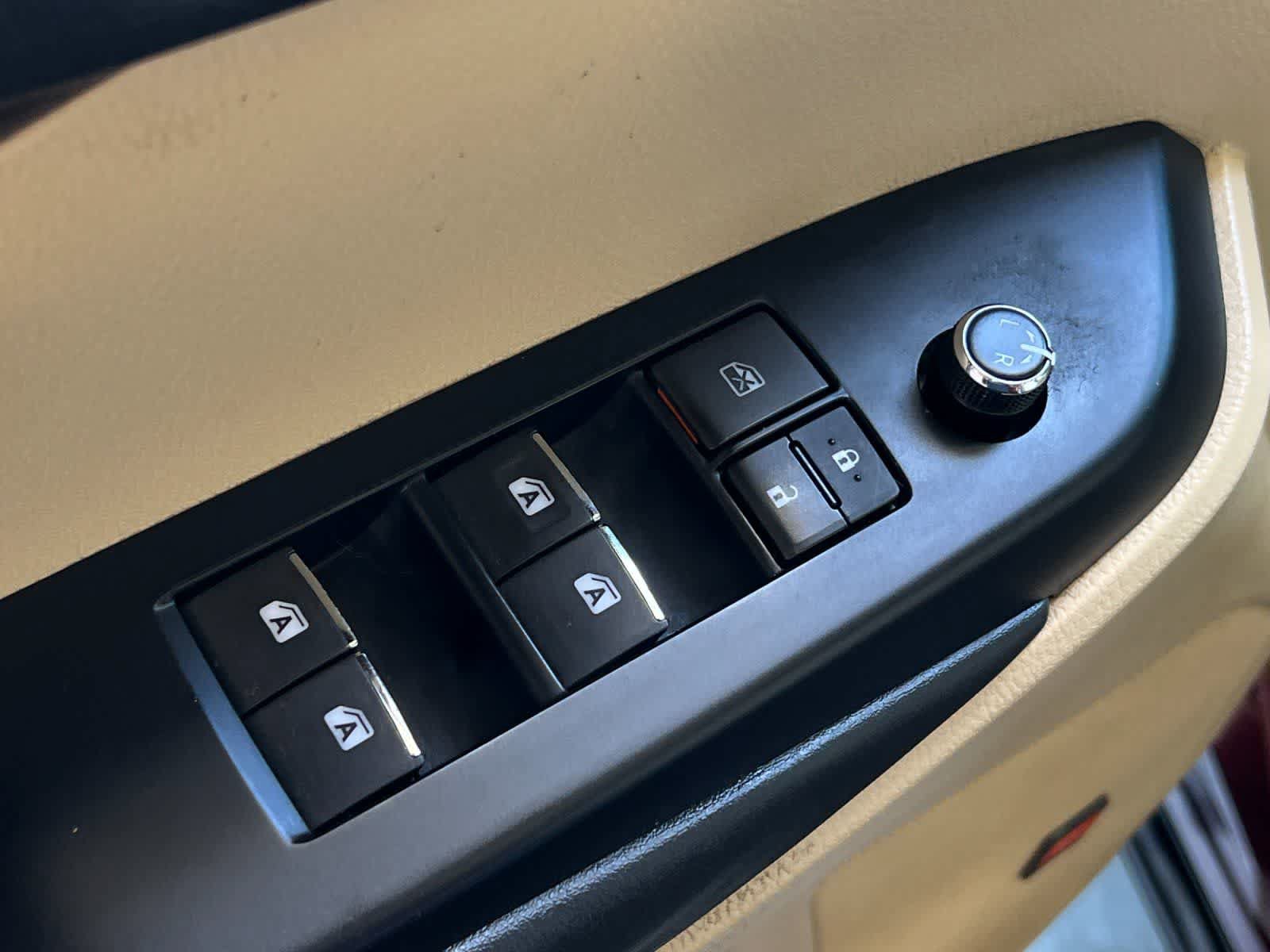 Used 2015 Toyota Highlander Limited FWD image 14