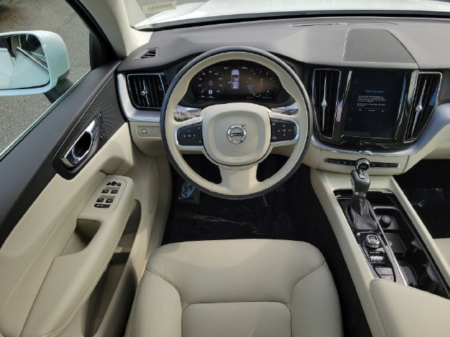 Used 2020 Volvo XC60 T5 Momentum AWD/4WD image 18
