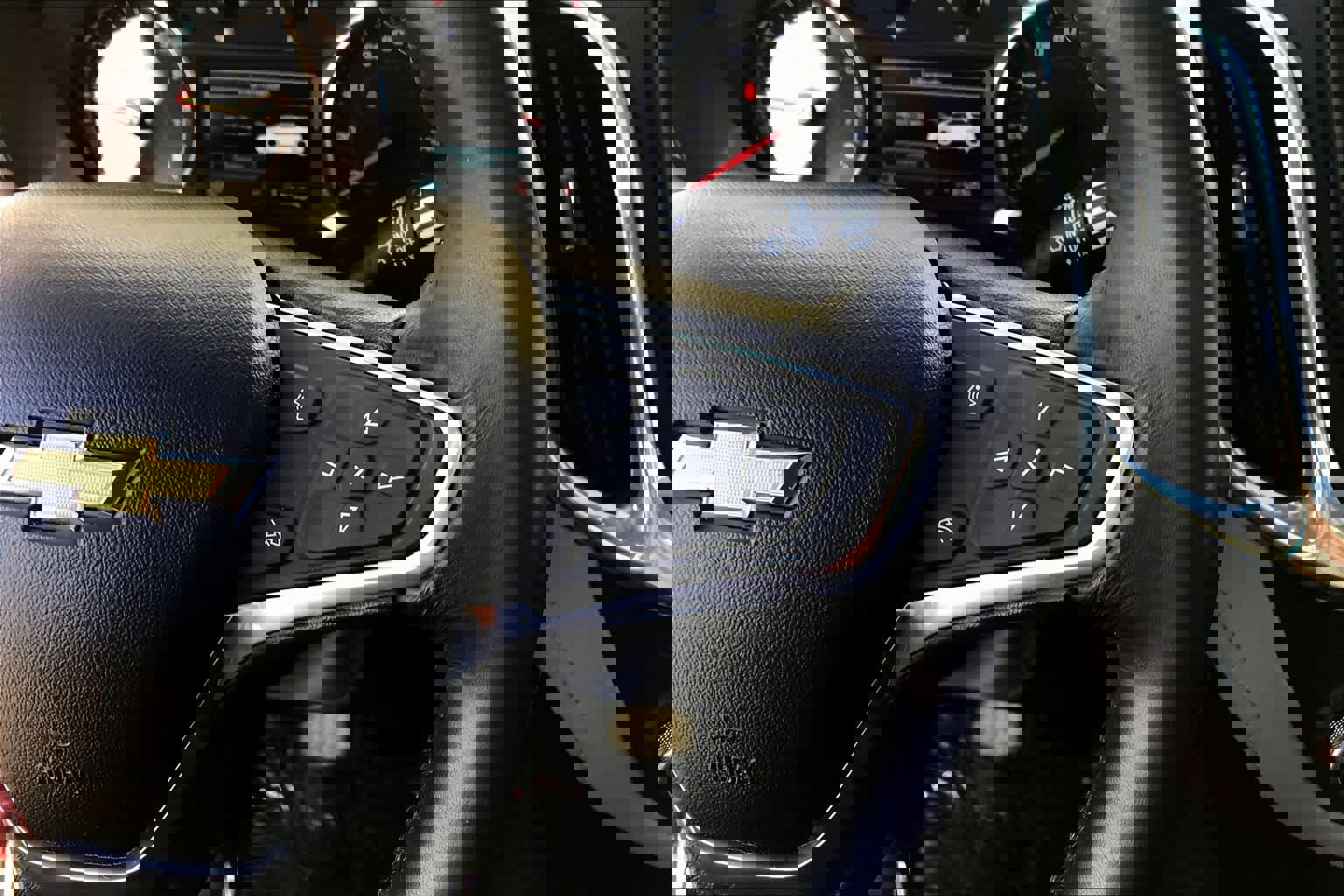 Used 2018 Chevrolet Equinox Premier image 24