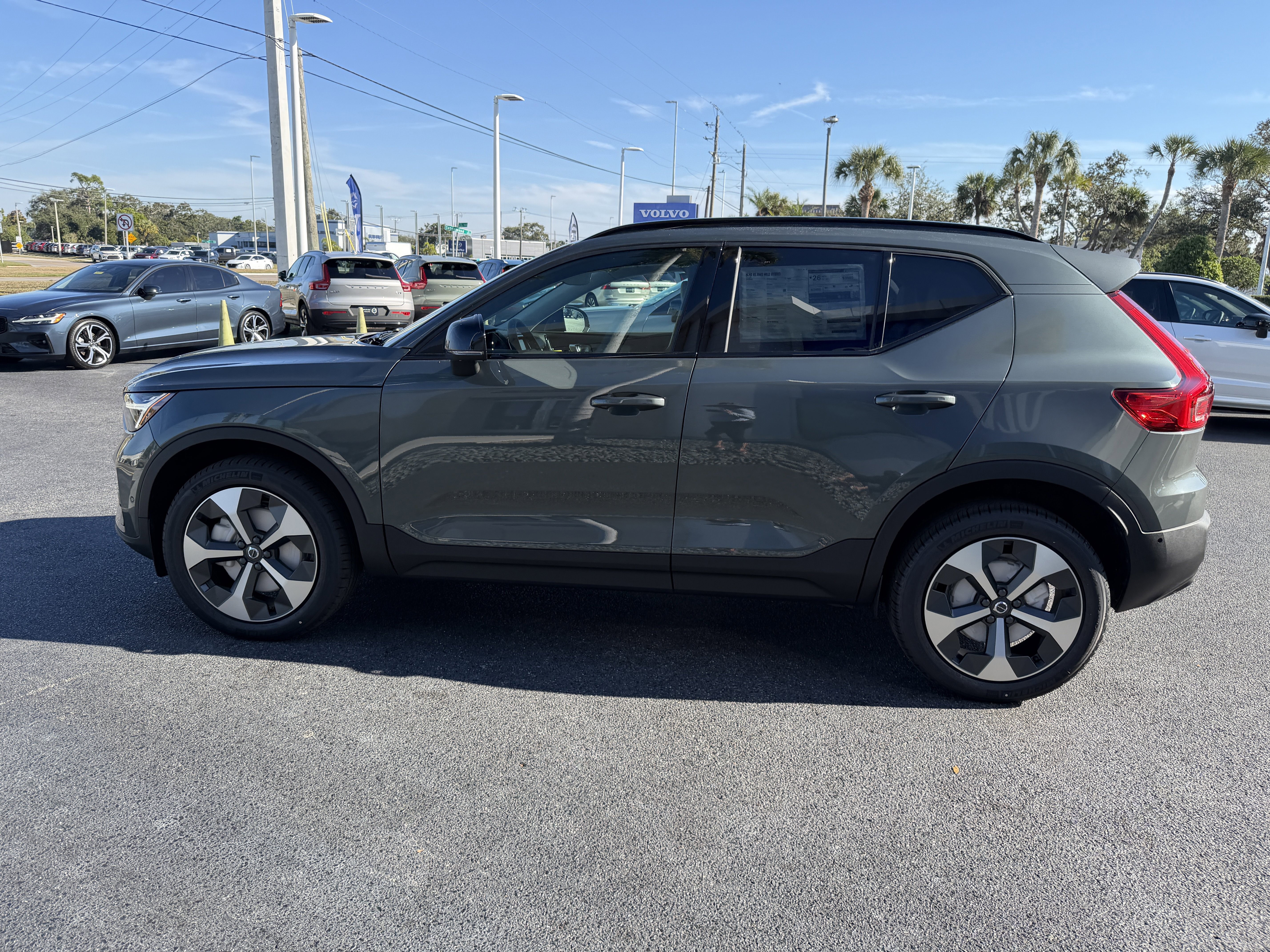 New 2026 Volvo XC40 B5 Plus w/ Climate Package image 5