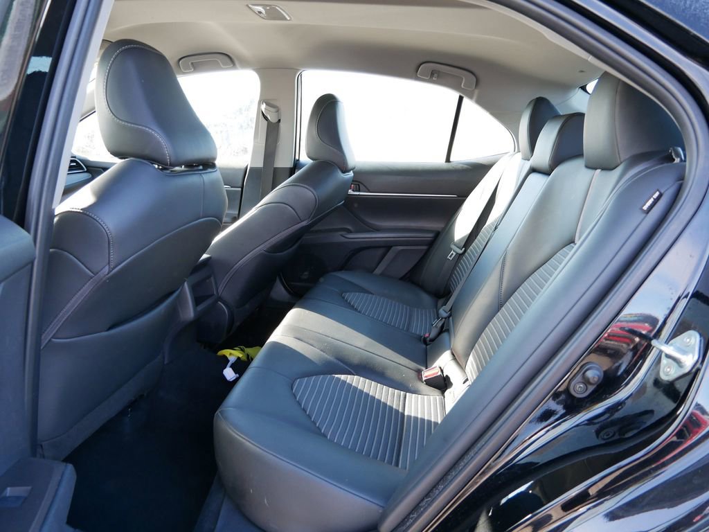 Used 2024 Toyota Camry SE image 12