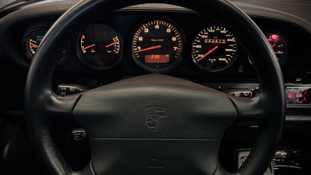 Used 1996 Porsche 911 image 9