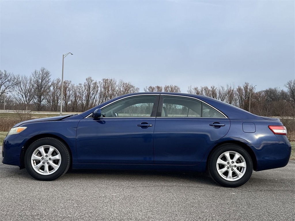 Used 2011 Toyota Camry LE image 5