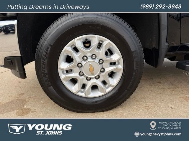 Used 2022 Chevrolet Silverado 2500 LT w/ Convenience Package AWD/4WD image 7