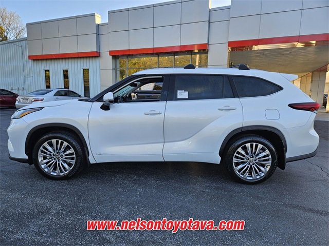 New 2026 Toyota Highlander Platinum image 4