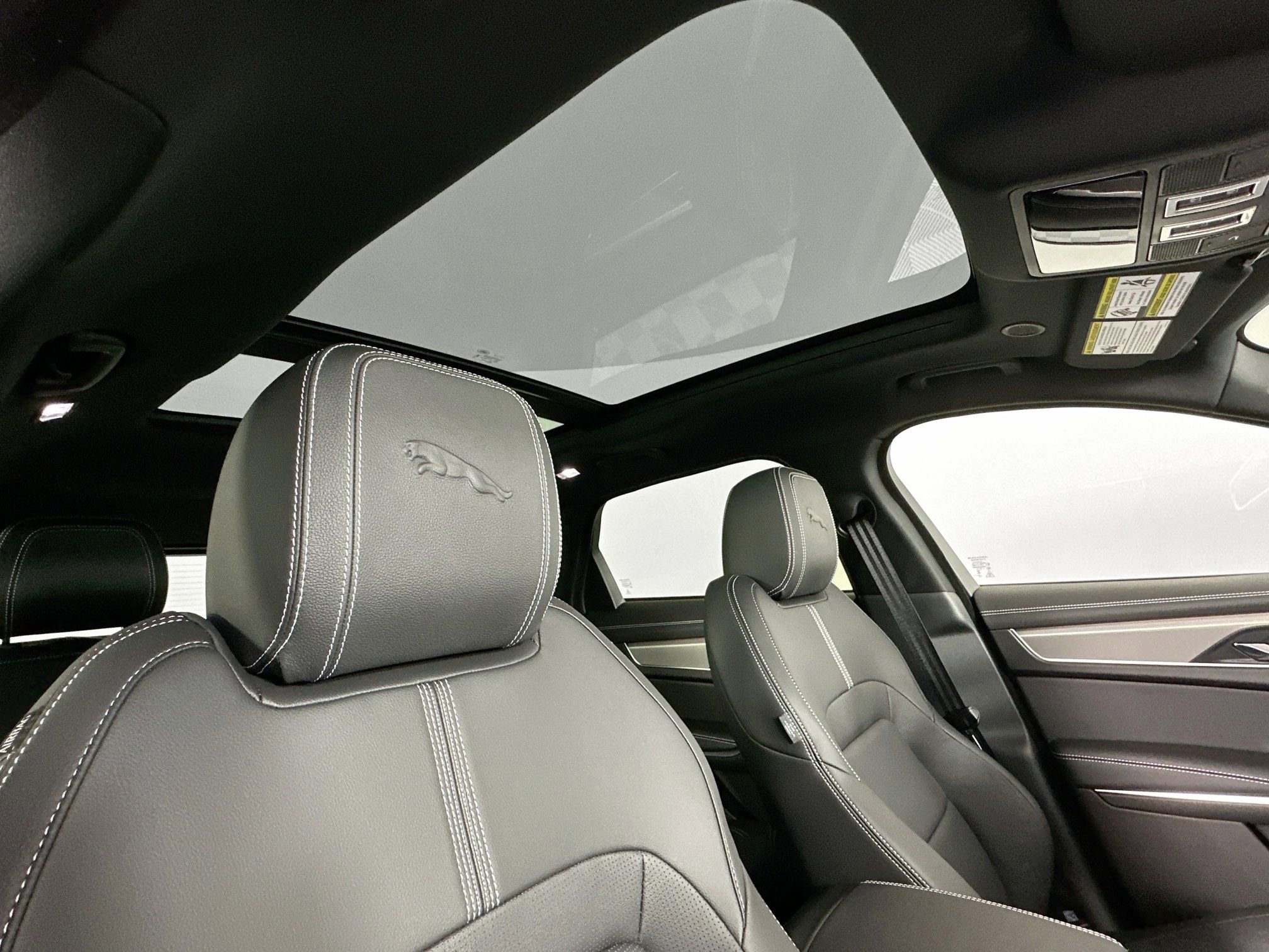Certified 2026 Jaguar F-PACE R-Dynamic S AWD/4WD image 20