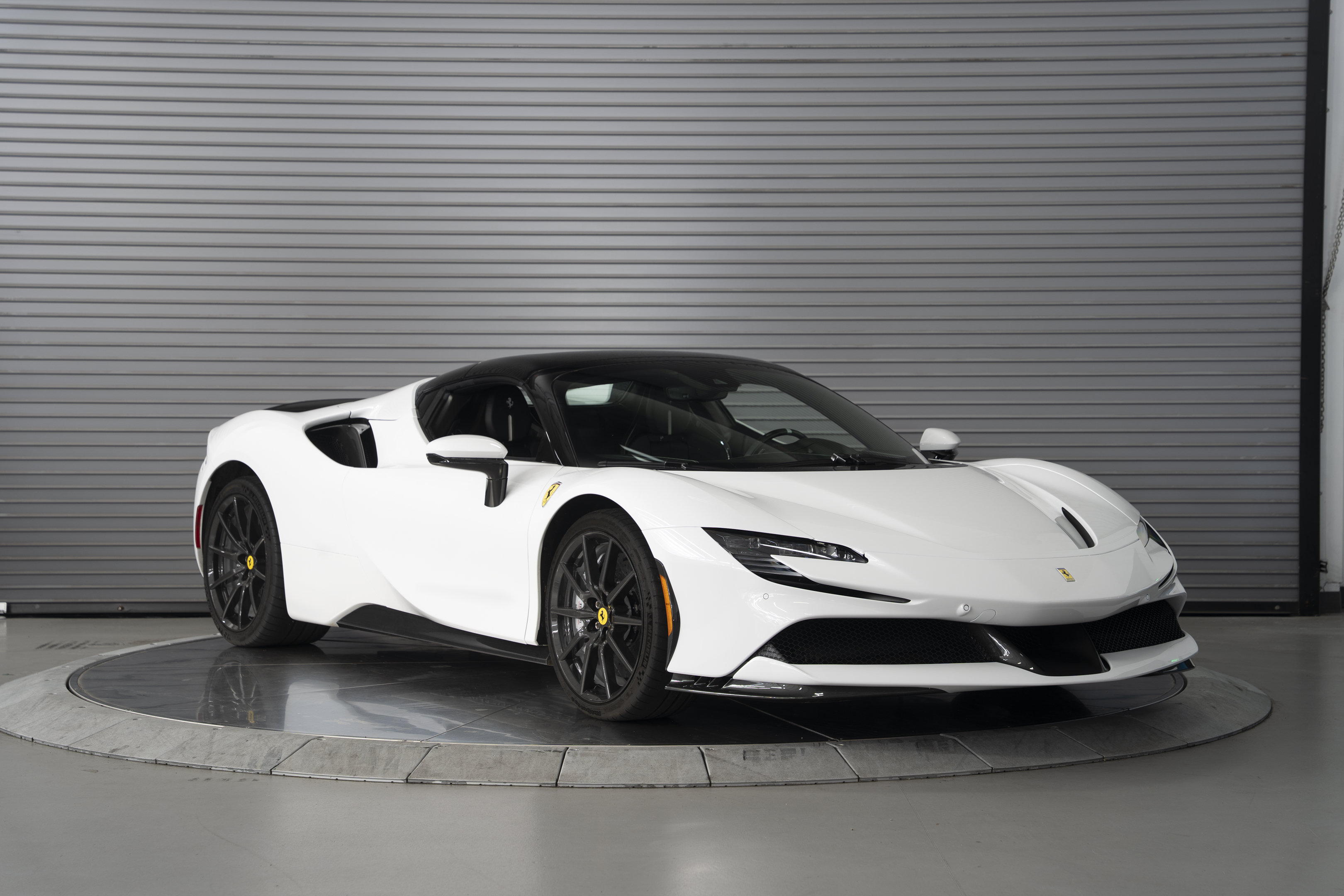 Used 2023 Ferrari SF90 Spider AWD/4WD image 10