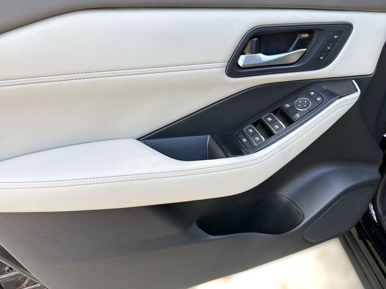 Used 2023 Nissan Rogue SL FWD image 13