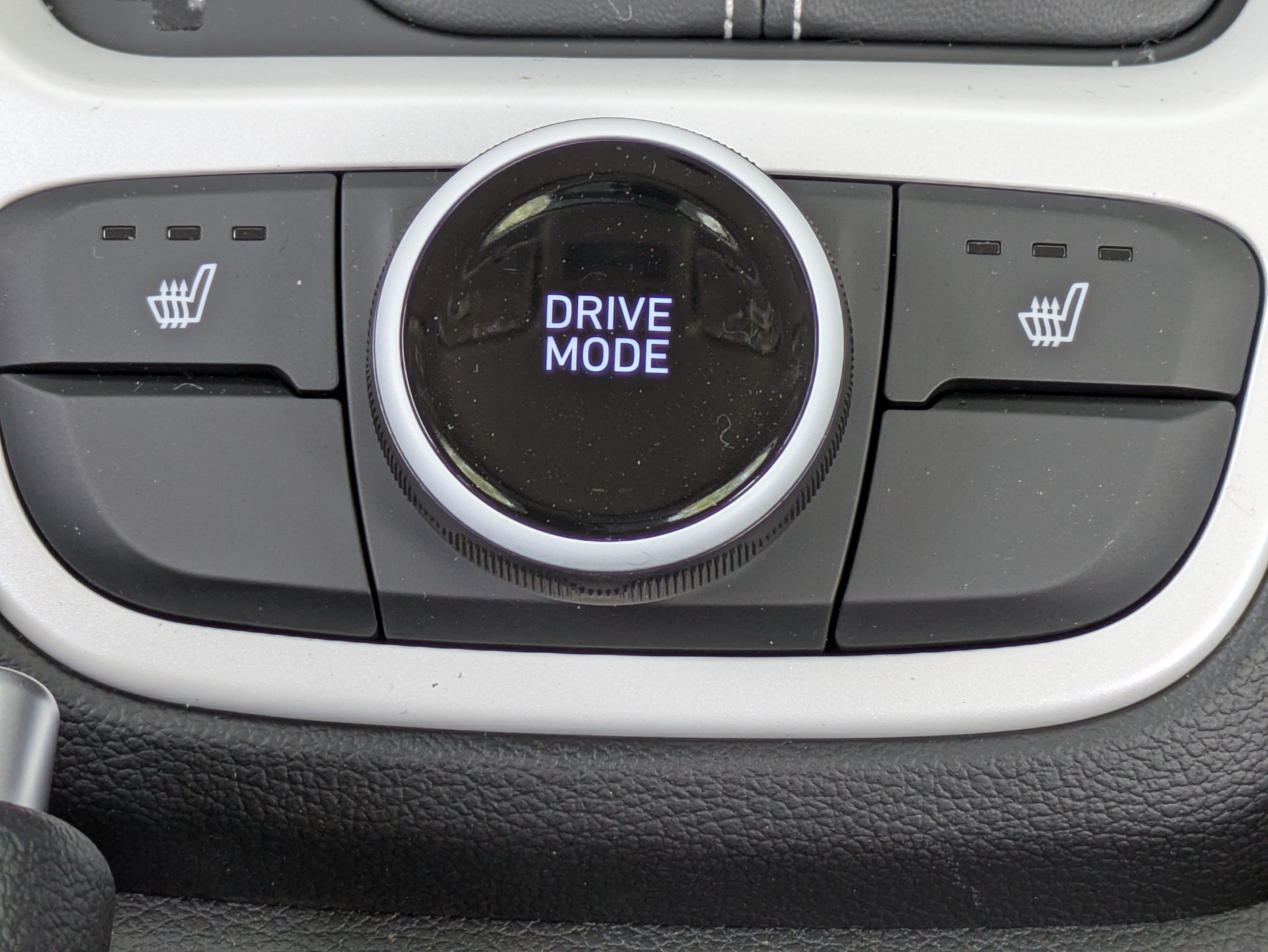 New 2026 Hyundai Venue SEL FWD image 25
