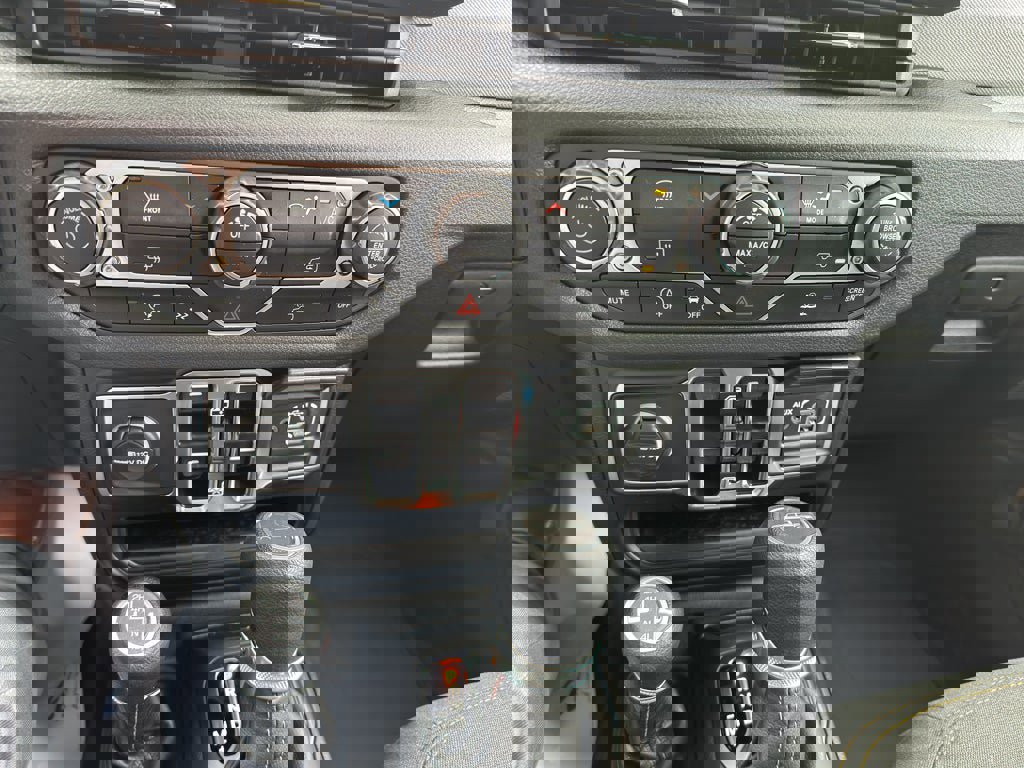 New 2025 Jeep Gladiator Sport image 16