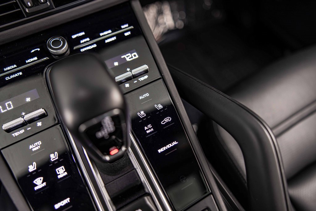 Used 2022 Porsche Cayenne S Platinum image 30