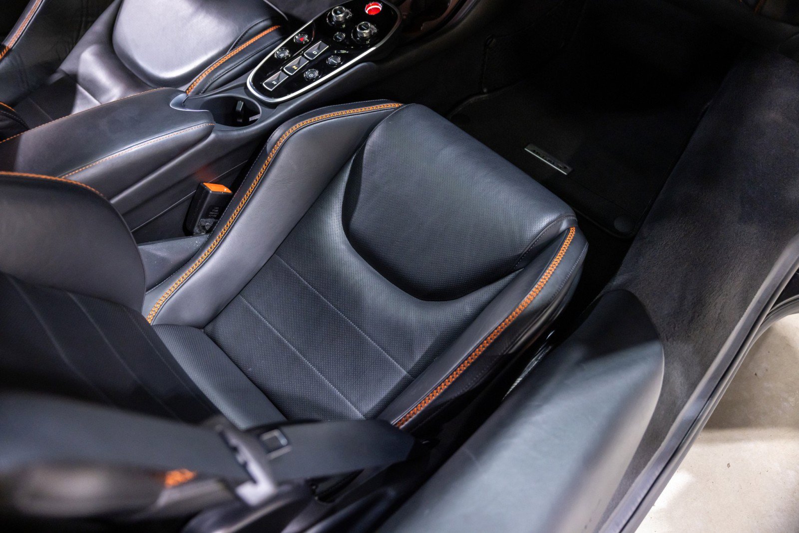 Used 2023 McLaren GT RWD image 31