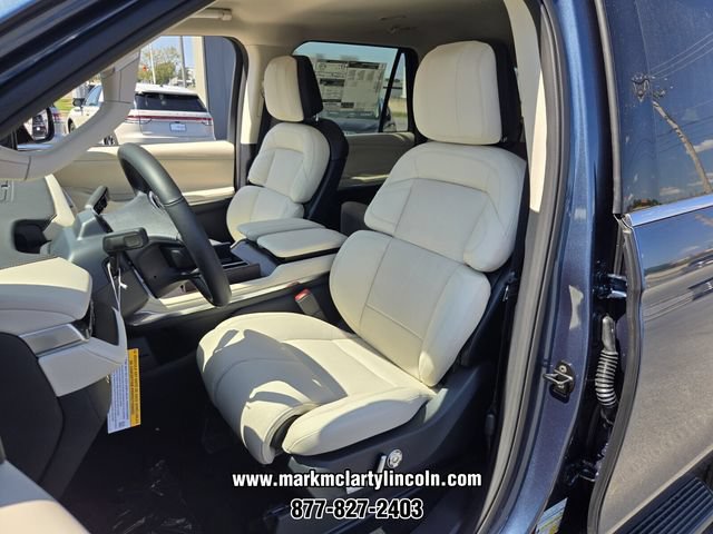 New 2027 Lincoln Navigator Premiere AWD/4WD image 8