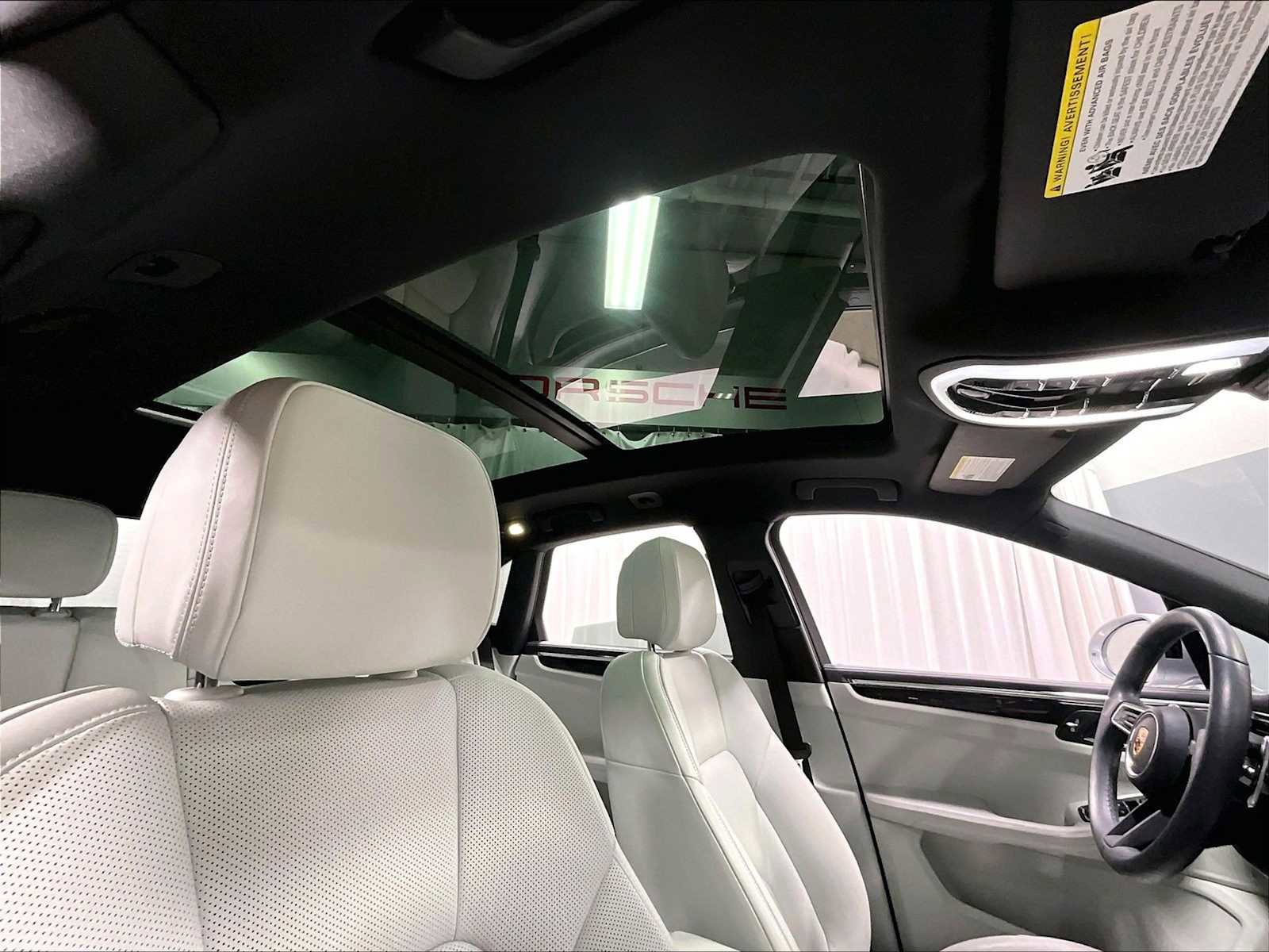 Used 2025 Porsche Macan image 27