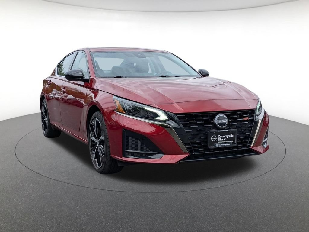 Used 2025 Nissan Altima 2.5 SR w/ SR Premium Package FWD image 3