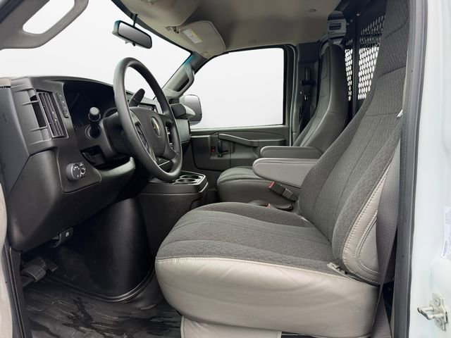 Used 2024 Chevrolet Express 2500 w/ Driver Convenience Package image 9