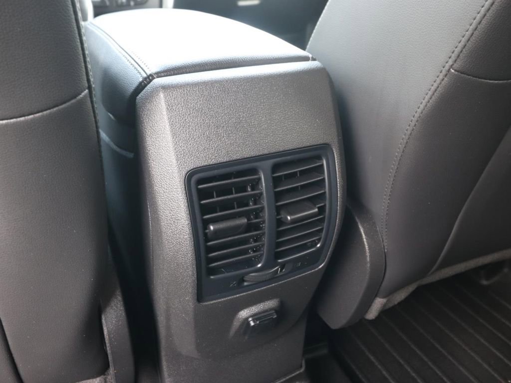 Used 2019 Ford Escape SEL FWD image 12