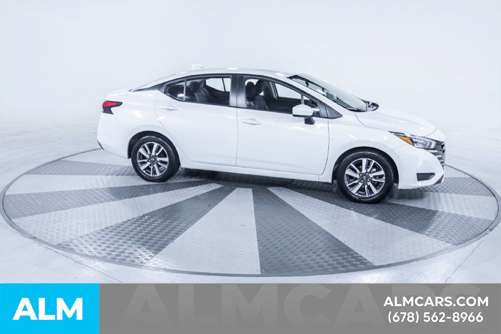 Used 2025 Nissan Versa SV FWD image 11