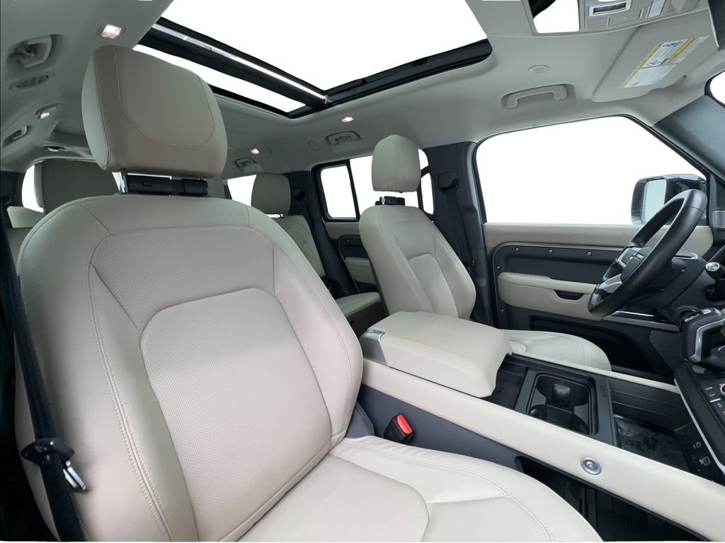 Used 2024 Land Rover Defender 130 S image 30