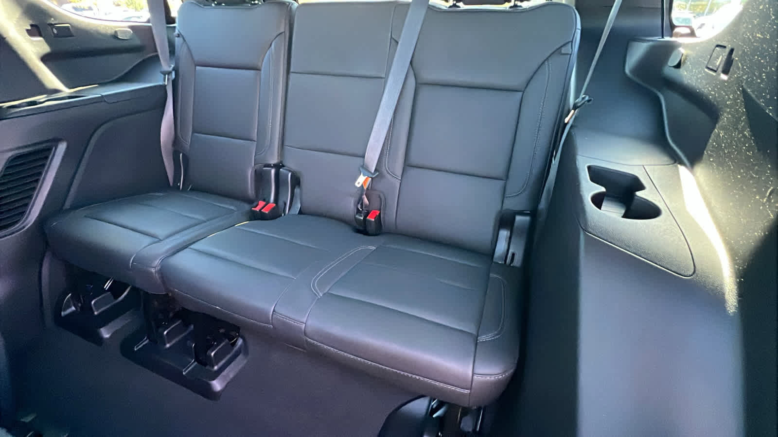 Used 2023 Chevrolet Tahoe Z71 w/ Luxury Package image 32