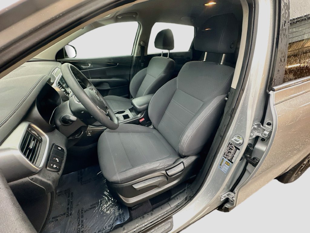 Used 2019 Kia Sorento FWD image 19