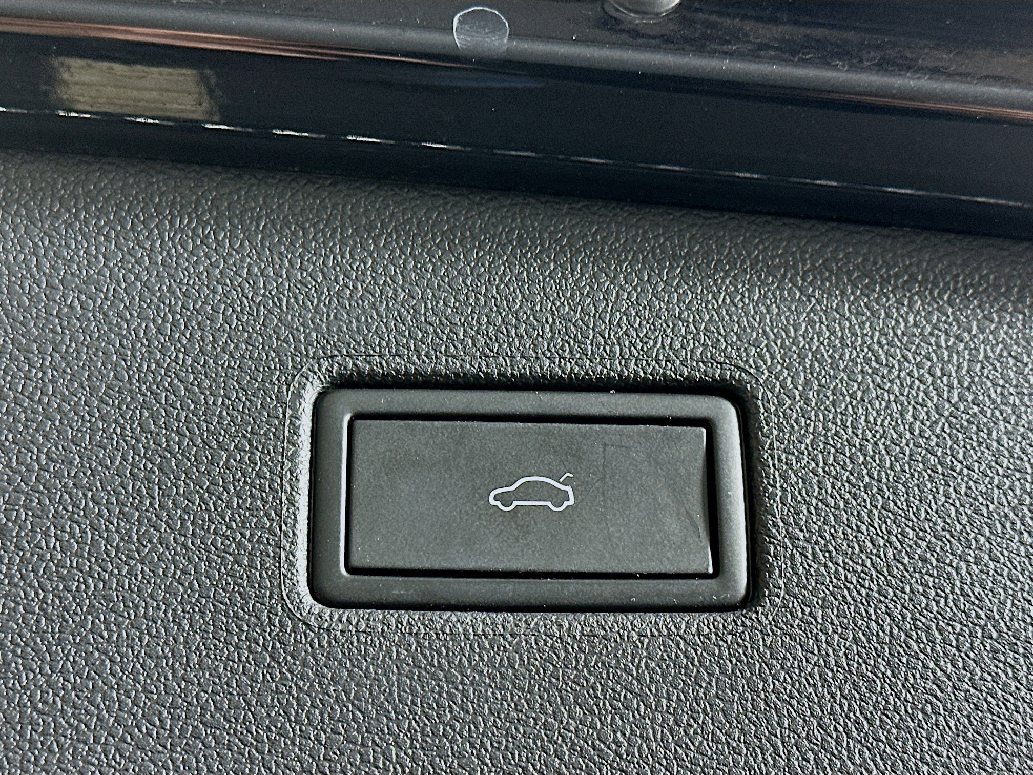 Used 2024 Volkswagen Tiguan SE image 30