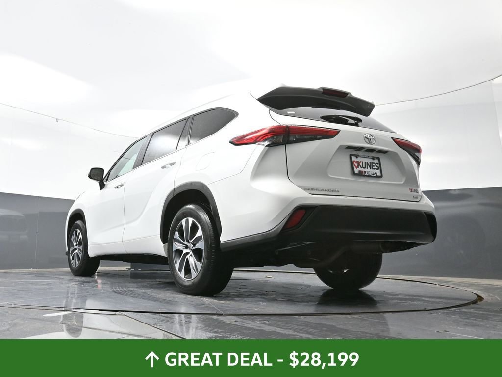 Used 2023 Toyota Highlander XLE image 60