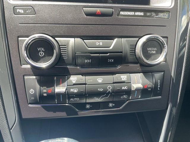 Used 2019 Ford Explorer XLT w/ Equipment Group 202A FWD image 35
