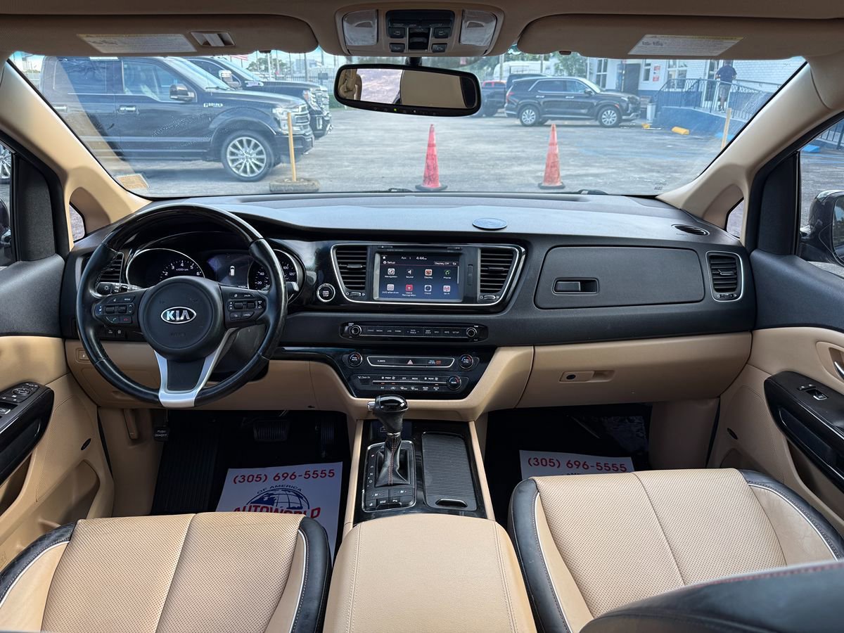 Used 2016 Kia Sedona SX Limited FWD image 16