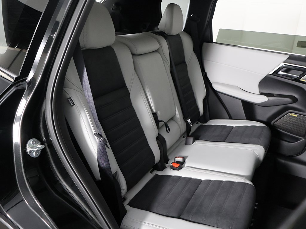 New 2025 Mitsubishi Outlander SE image 35