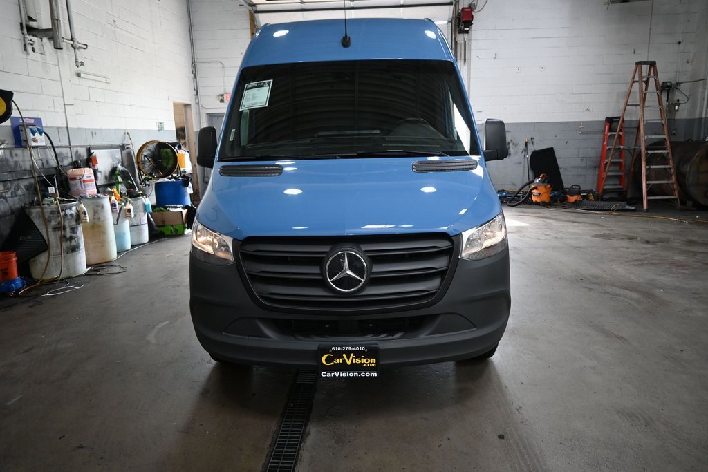 Used 2024 Mercedes-Benz eSprinter 170 Cargo image 5