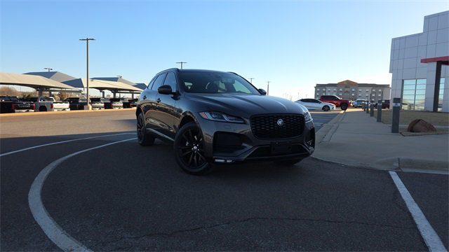 Used 2023 Jaguar F-PACE S image 9