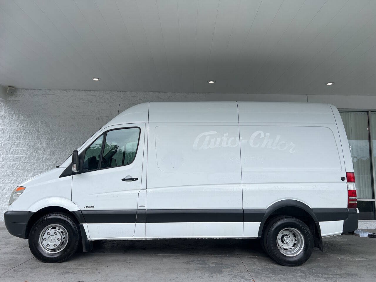 Used 2010 Mercedes-Benz Sprinter 3500 image 4