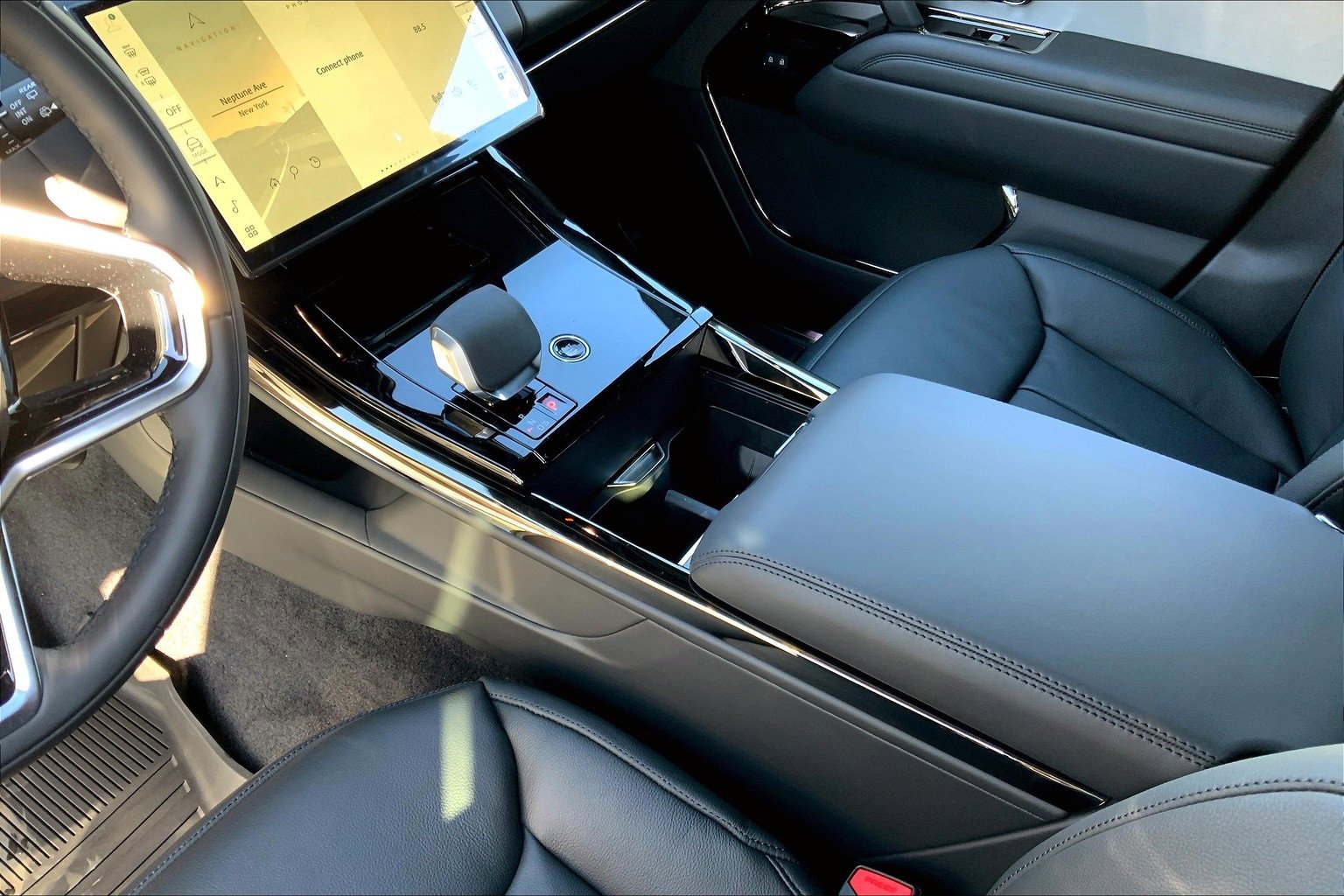 New 2025 Land Rover Range Rover Sport image 7