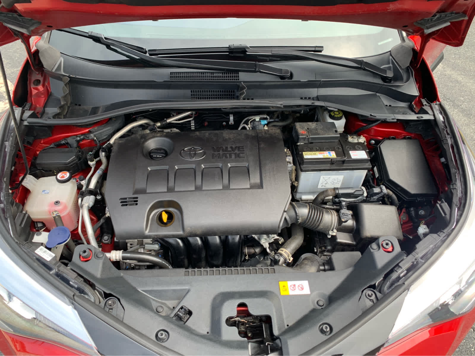 Used 2022 Toyota C-HR XLE FWD image 9