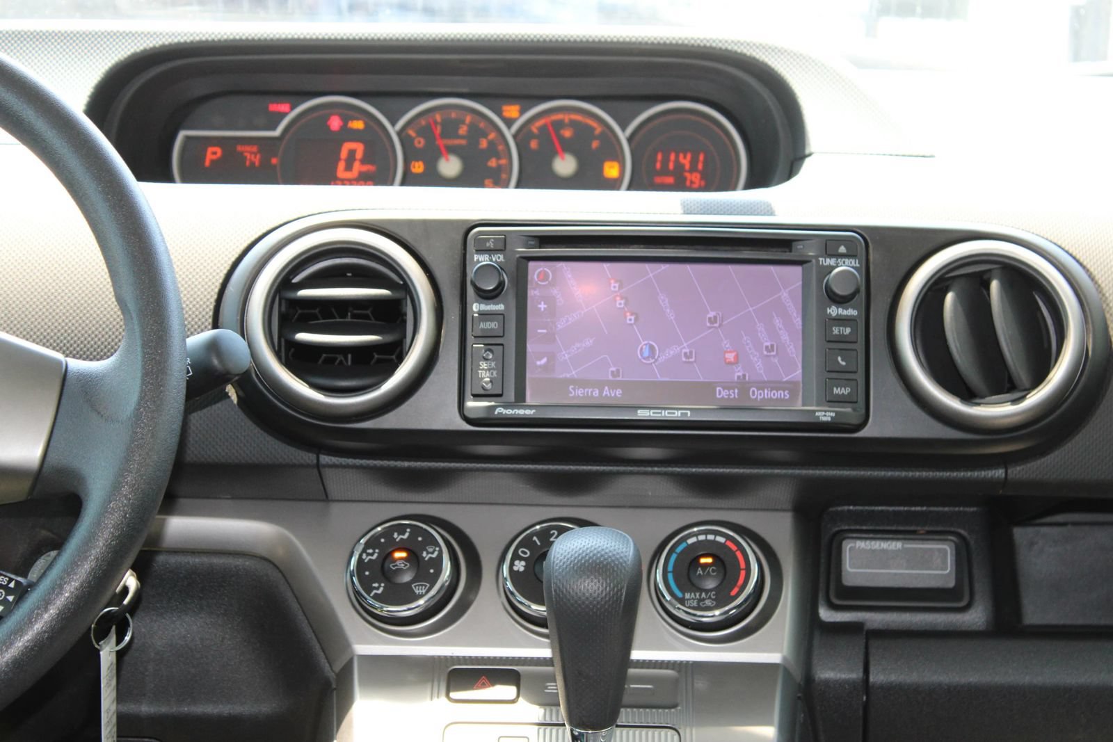 Used 2014 Scion xB FWD image 19