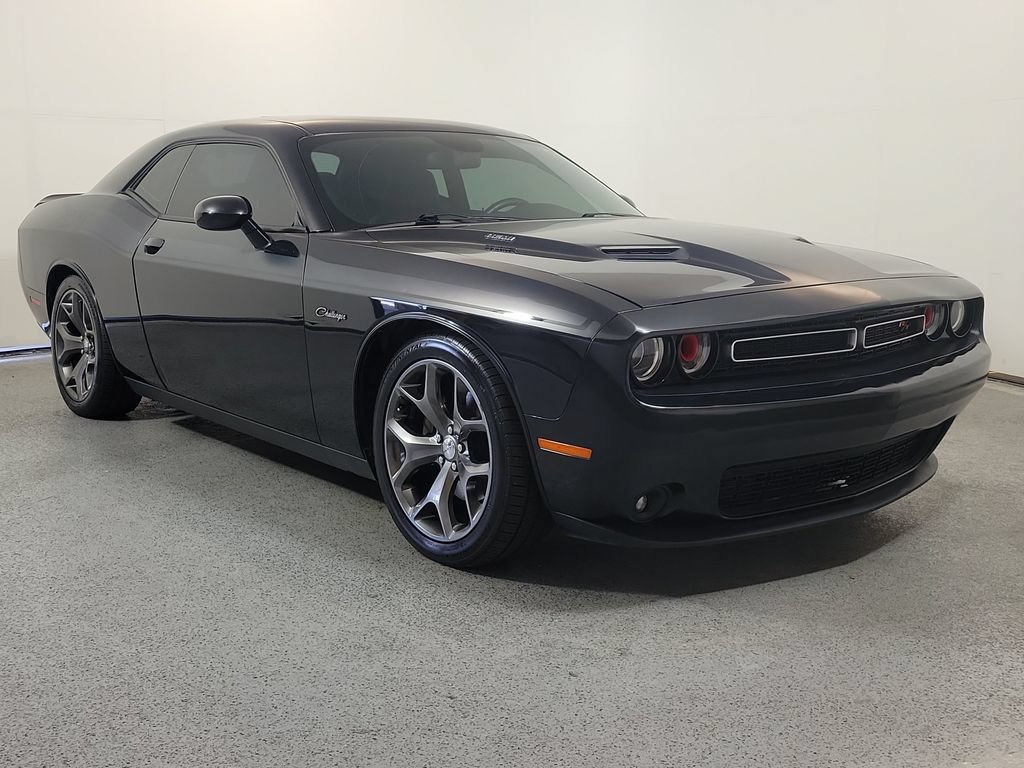 Used 2015 Dodge Challenger R/T Plus RWD image 1