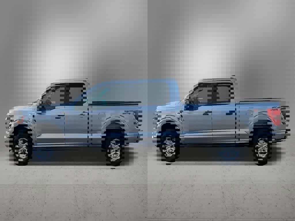 Used 2023 Ford F150 XLT w/ Trailer Tow Package image 3