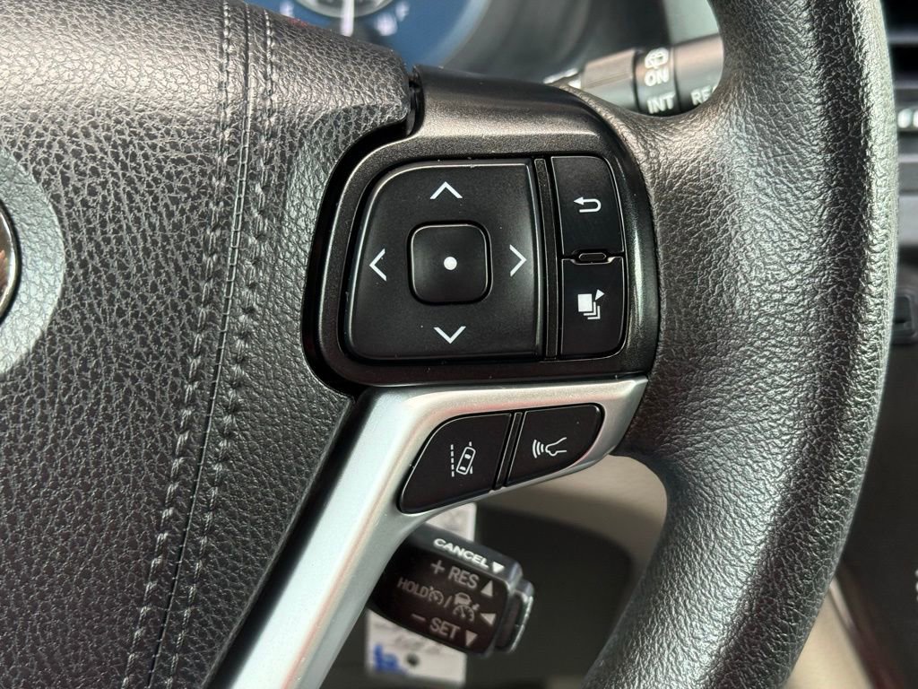 Used 2020 Toyota Sienna L FWD image 33